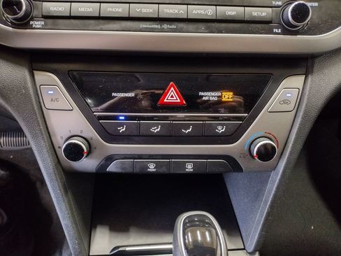 Used 2018 Hyundai Elantra SEL FWD image 25
