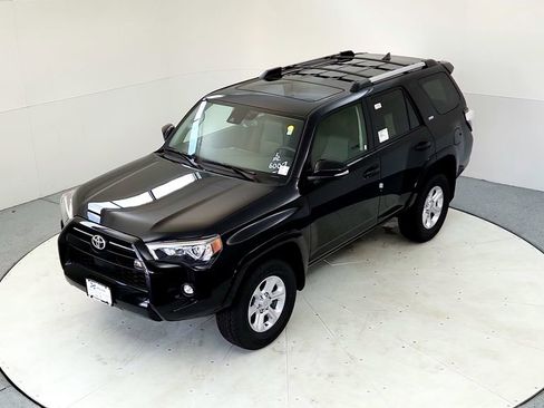 Used 2023 Toyota 4Runner SR5 Premium w/ Moonroof Package AWD/4WD image 15