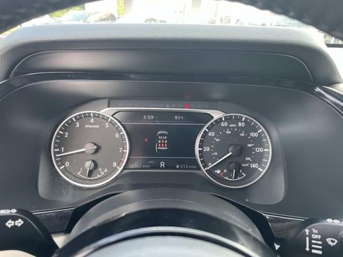 Used 2024 Nissan Pathfinder SL AWD/4WD image 38