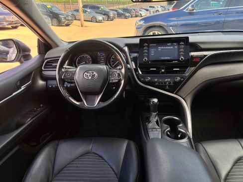 Used 2023 Toyota Camry SE w/ Cold Weather Package FWD image 16