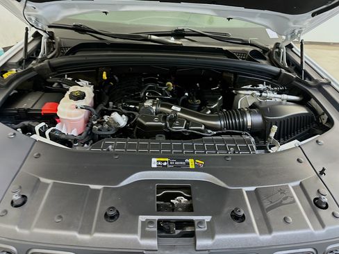 Used 2023 Jeep Grand Cherokee L Laredo image 35