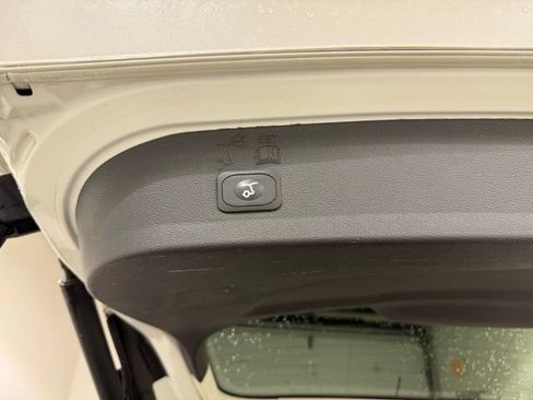 Used 2017 Ford Escape Titanium w/ Equipment Group 301A image 8