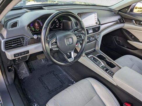 Used 2018 Honda Accord Touring image 10