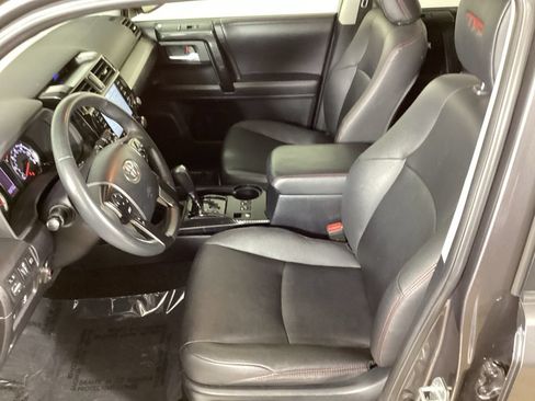 Used 2021 Toyota 4Runner Venture w/ Moonroof Package AWD/4WD image 29