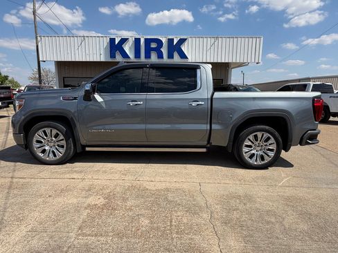 Used 2021 GMC Sierra 1500 Denali w/ Denali Ultimate Package AWD/4WD image 9