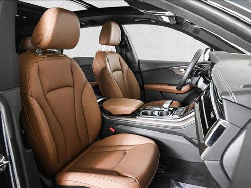 Used 2024 Audi Q8 Premium Plus w/ Premium Plus Package image 22