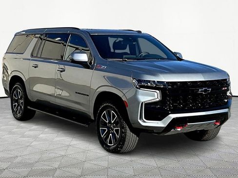 Certified 2024 Chevrolet Suburban Z71 w/ Luxury Package image 2