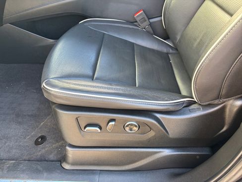 Used 2024 Cadillac Escalade Premium Luxury image 13