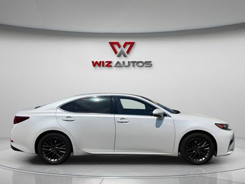 Used 2017 Lexus ES 350 w/ Luxury Package FWD image 6