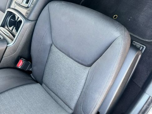 Used 2019 Chrysler 300 Touring w/ Sport Appearance Package RWD image 13