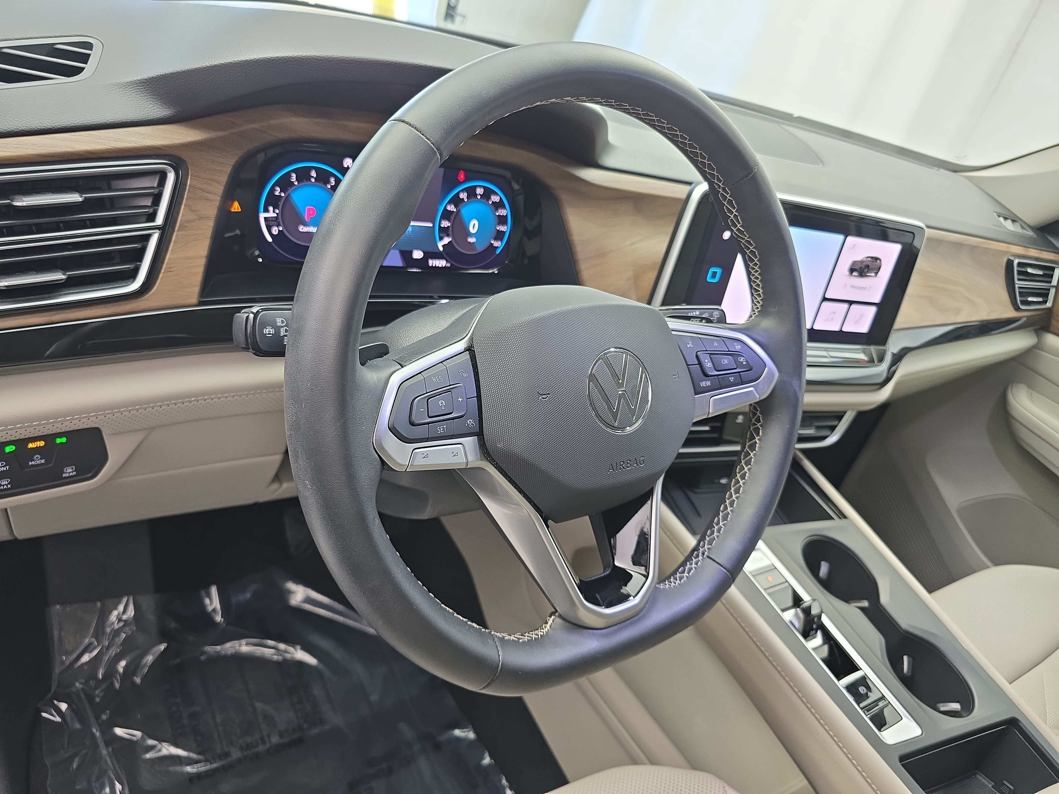 Used 2026 Volkswagen Atlas SE FWD image 16