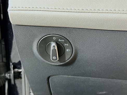 Used 2025 Volkswagen Taos S image 17