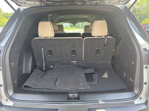 Used 2023 Chevrolet Traverse LS image 23