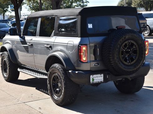 Used 2023 Ford Bronco Wildtrak image 10