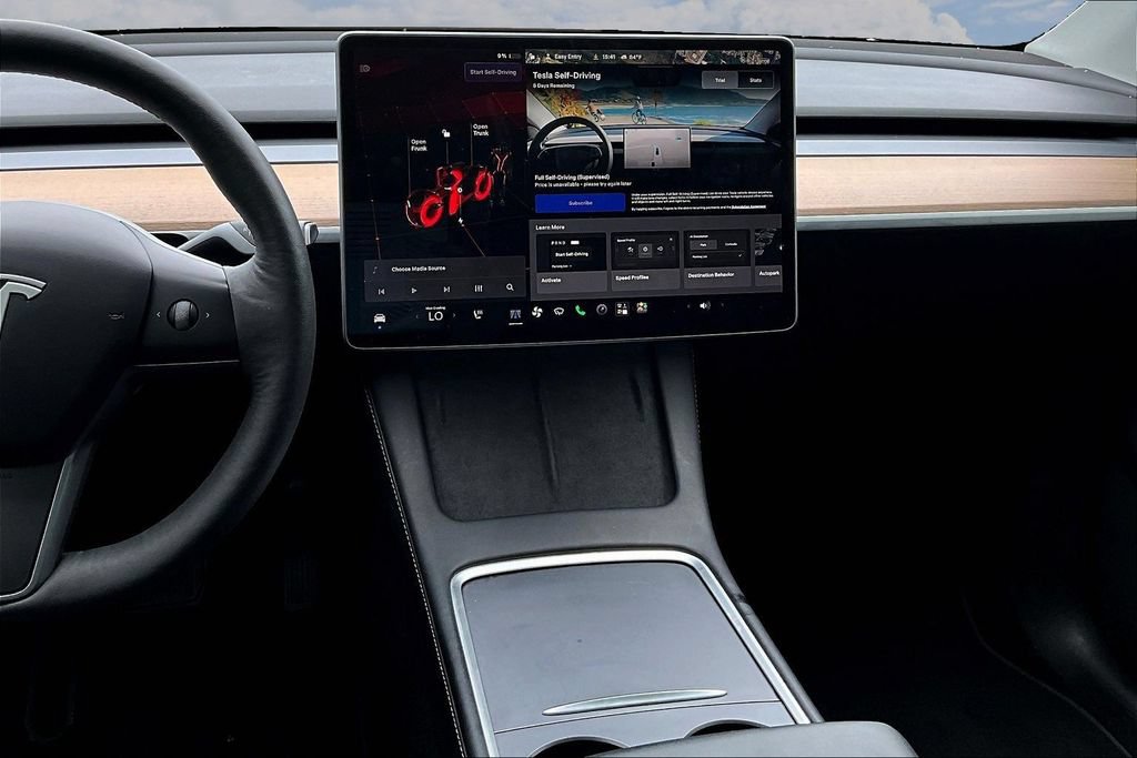 Used 2024 Tesla Model Y Long Range AWD/4WD image 9