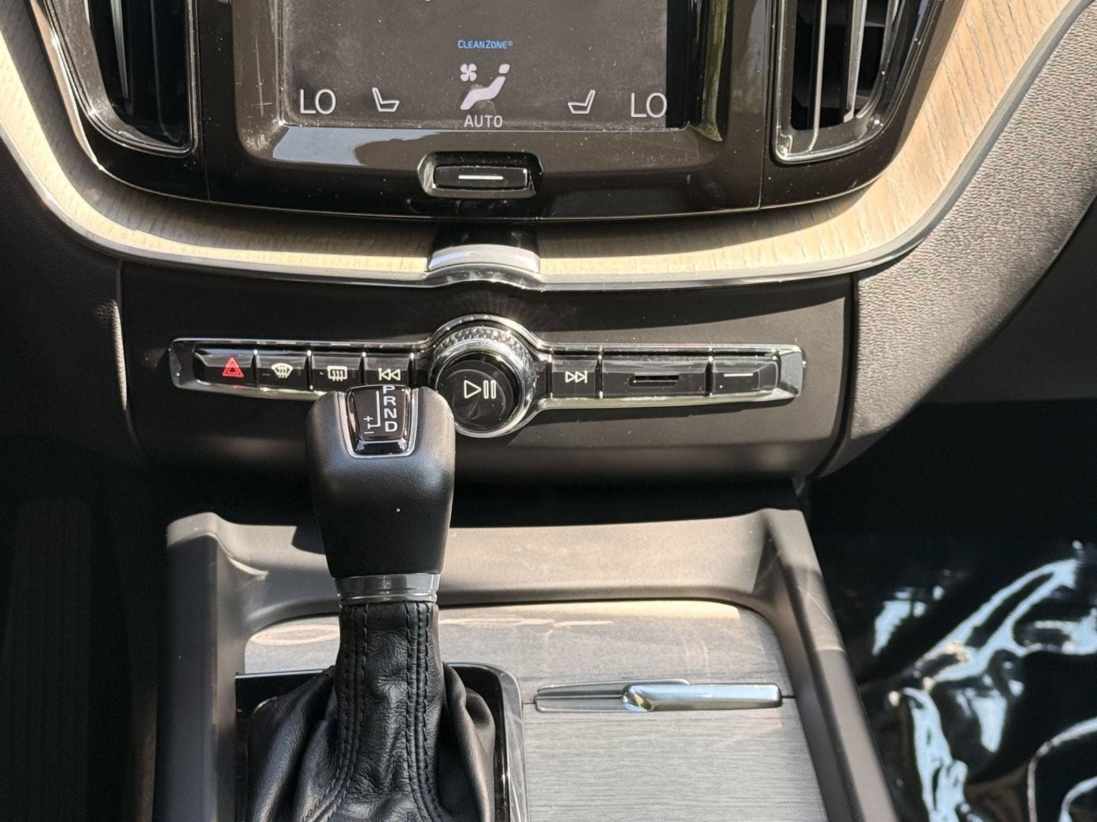 Used 2018 Volvo XC60 T6 Inscription AWD/4WD image 30
