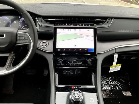 New 2025 Jeep Grand Cherokee Limited w/ Black Appearance Package image 6