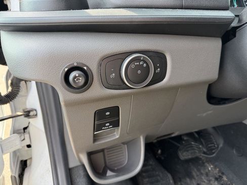 Used 2023 Ford E-Transit Medium Roof image 16