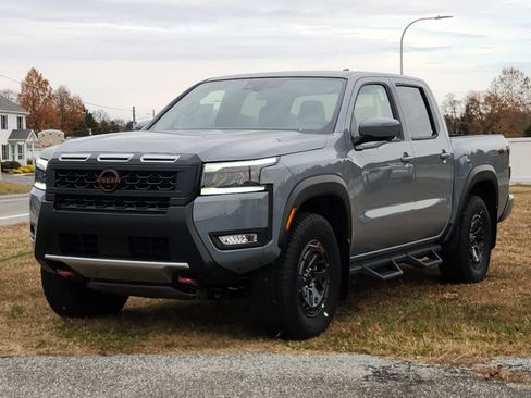 New 2026 Nissan Frontier PRO-4X w/ Pro-4x Convenience Package image 1