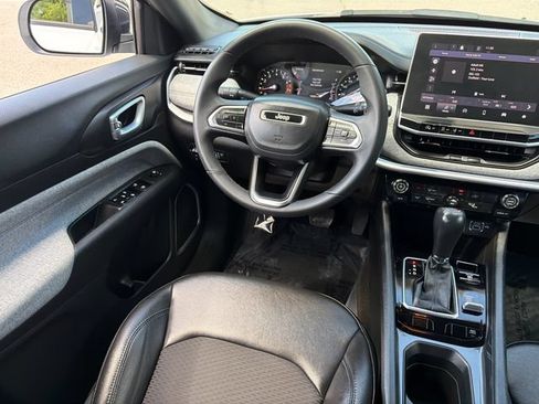 Used 2023 Jeep Compass Latitude AWD/4WD image 19