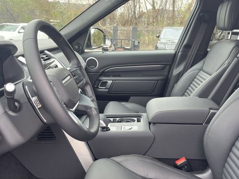 New 2025 Land Rover Discovery Metropolitan Edition image 4