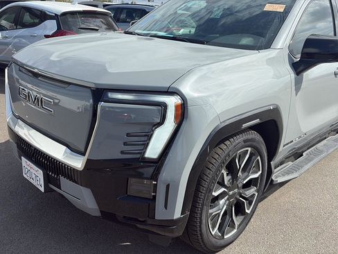 Used 2024 GMC Sierra EV Denali image 8