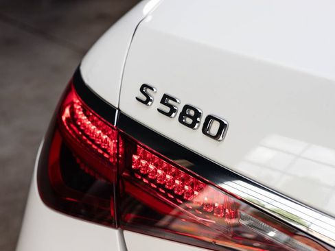 Used 2022 Mercedes-Benz S 580 4MATIC Sedan image 14