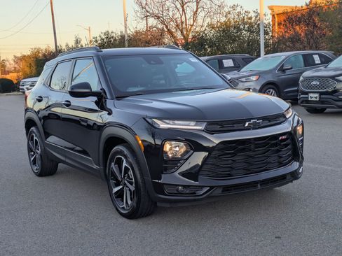 Used 2022 Chevrolet TrailBlazer RS image 2