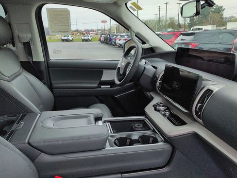 New 2026 Ford Expedition Max Active AWD/4WD image 10