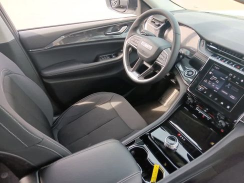 Used 2023 Jeep Grand Cherokee L Laredo w/ Luxury Tech Group I image 11