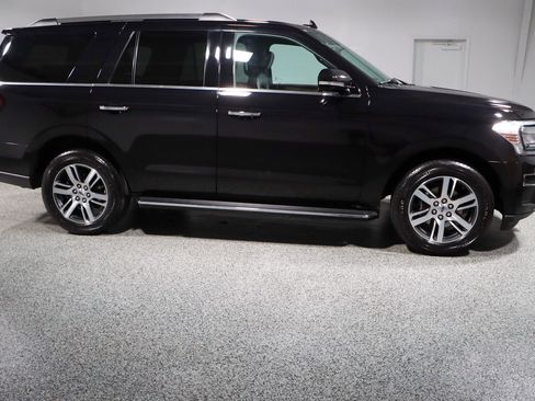 Used 2022 Ford Expedition Limited image 6