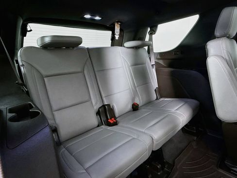 Used 2021 Chevrolet Tahoe Z71 w/ Luxury Package AWD/4WD image 29
