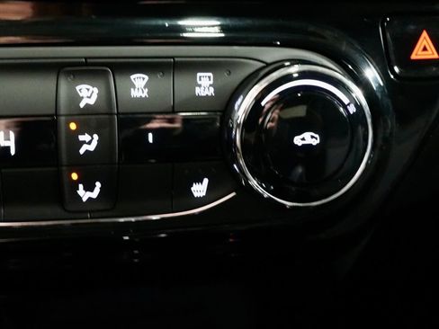 Used 2024 Chevrolet Trax ACTIV w/ Sunroof Package image 23