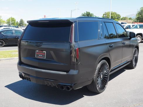Used 2023 Cadillac Escalade V AWD/4WD image 7