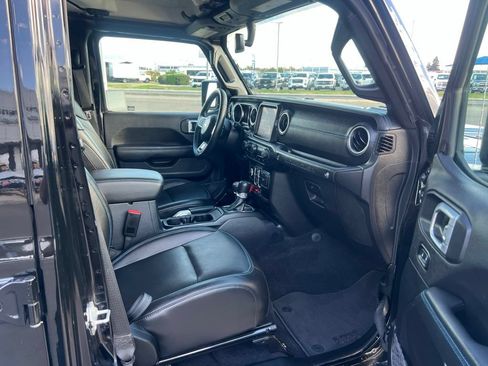 Used 2023 Jeep Wrangler Unlimited Rubicon 4xe w/ Cold Weather Group AWD/4WD image 33