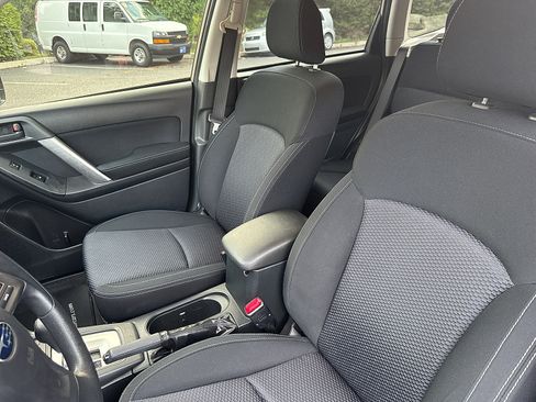 Used 2014 Subaru Forester 2.5i AWD/4WD image 25