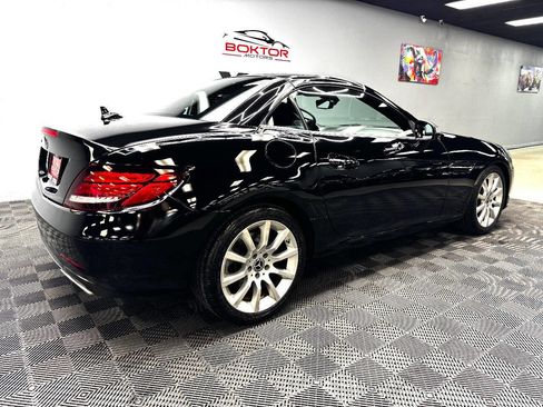 Used 2019 Mercedes-Benz SLC 300 w/ Premium Package image 23