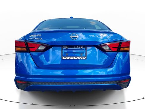 Used 2025 Nissan Altima 2.5 SV FWD image 5