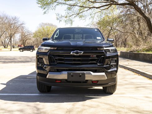 Used 2023 Chevrolet Colorado Z71 w/ Z71 Convenience Package 2 image 3