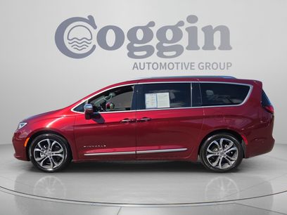 Used 2022 Chrysler Pacifica Pinnacle