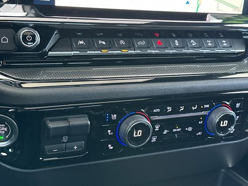 Used 2025 Chevrolet Silverado 1500 ZR2 w/ Technology Package image 32