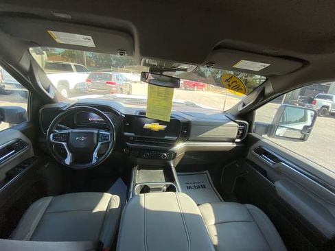 Used 2024 Chevrolet Silverado 2500 LTZ w/ LTZ Convenience Package AWD/4WD image 15