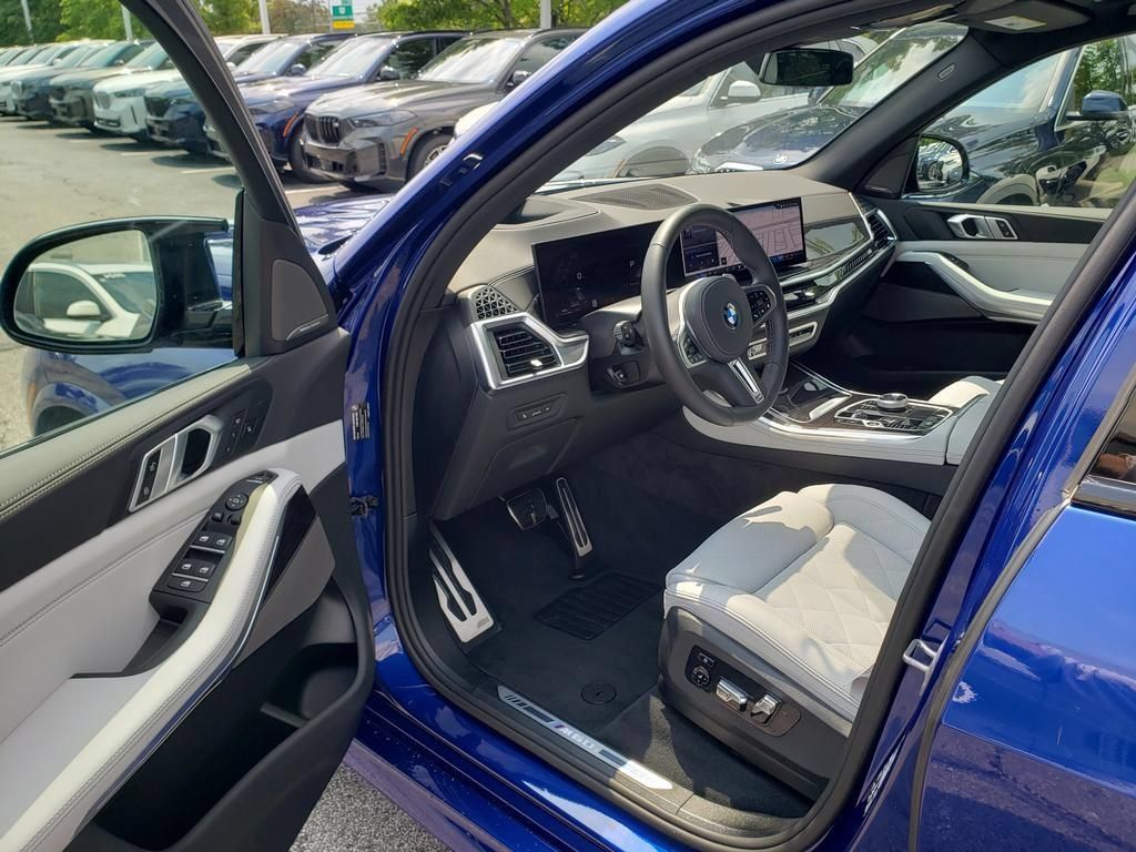 Used 2026 BMW X5 M60i AWD/4WD image 9