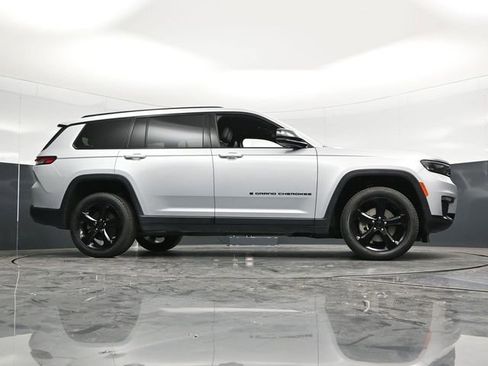 Used 2024 Jeep Grand Cherokee L Limited w/ Black Appearance Package AWD/4WD image 66