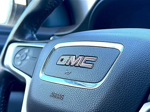Used 2019 GMC Acadia SLT FWD image 31