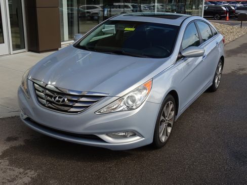 Used 2013 Hyundai Sonata SE w/ Navigation & Sunroof Pkg FWD image 7