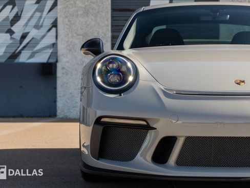 Used 2018 Porsche 911 GT3 RWD image 4