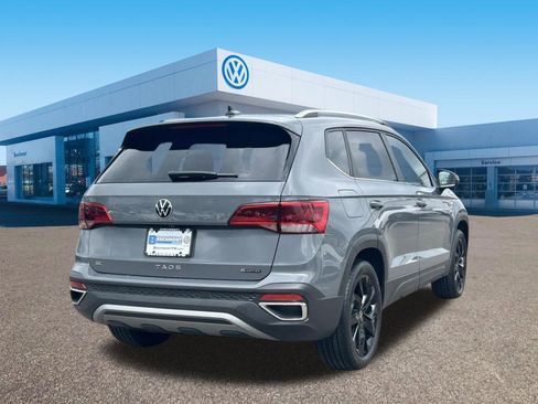 Used 2023 Volkswagen Taos SE w/ Black Wheel Package AWD/4WD image 7