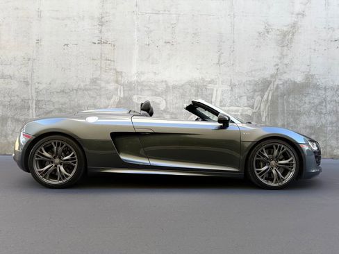 Used 2012 Audi R8 V10 image 14