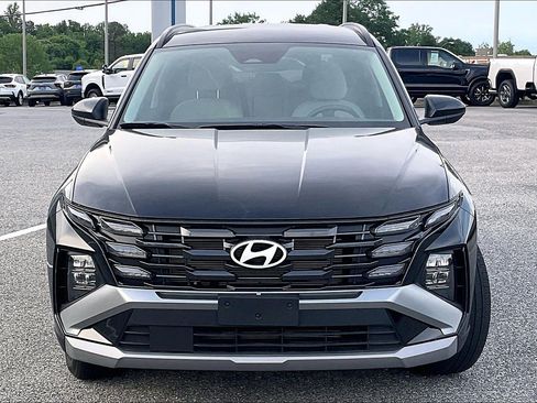 Used 2025 Hyundai Tucson SEL FWD image 2